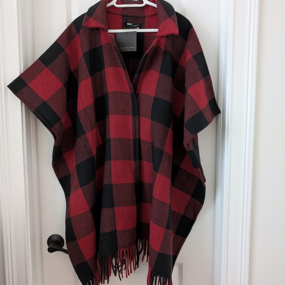 Buffalo Plaid Red & Black Wrap NWT